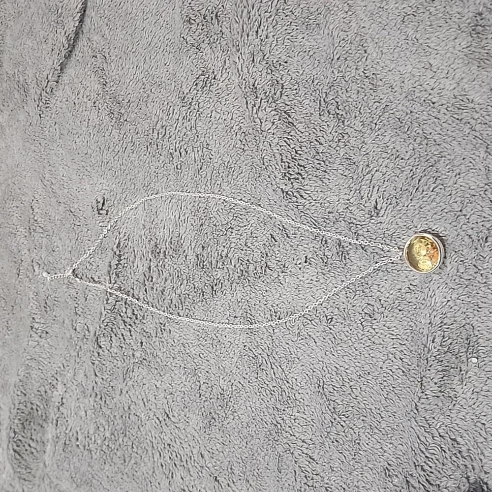 Memorable Moments Mom Pendant Necklace - Picture 3 of 4